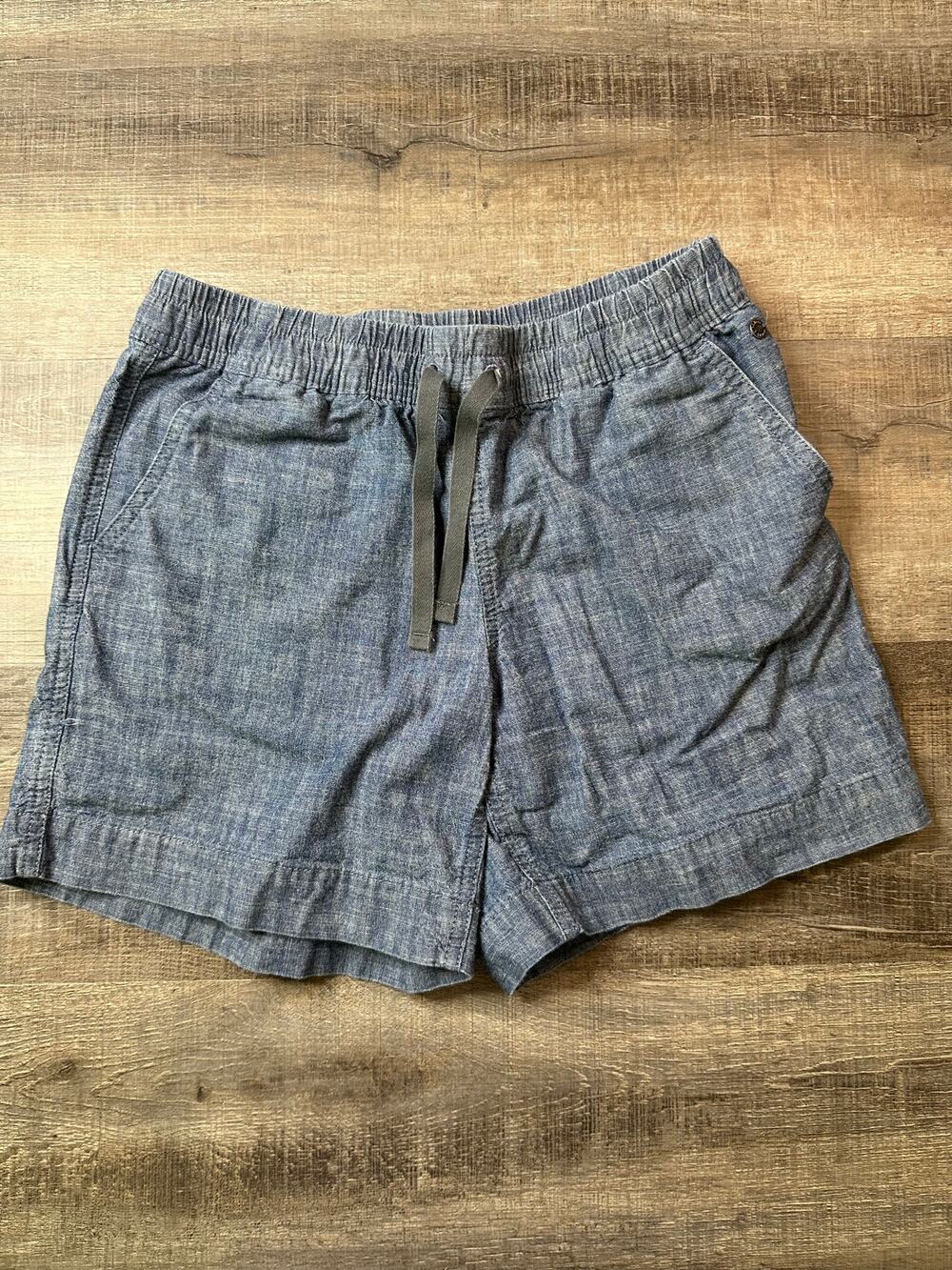 L.L.Bean Favorite Fit Lakewashed Chambray Dock Shorts Elastic Waist Blue Size 2